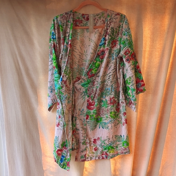 Lightweight floral cotton wrap - Picture 4 of 8